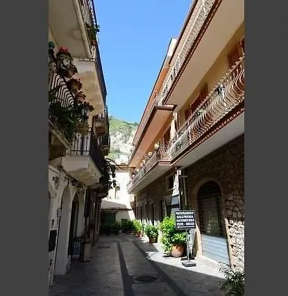 Holiday Home Alessia N 3 ,Centro Storico Di Taormina