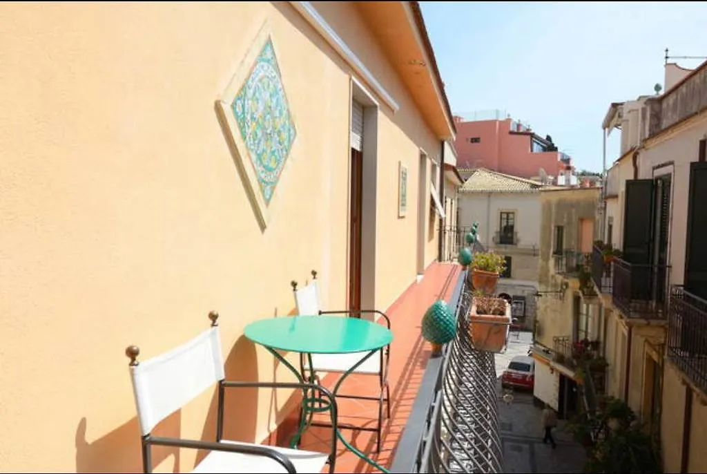 Apartment Holiday Home Alessia N 3 ,Centro Storico Di Taormina